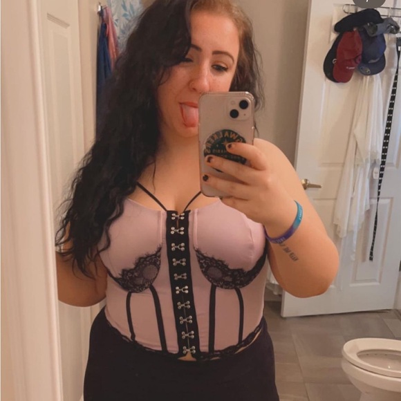 Crop top - Picture 2 of 8